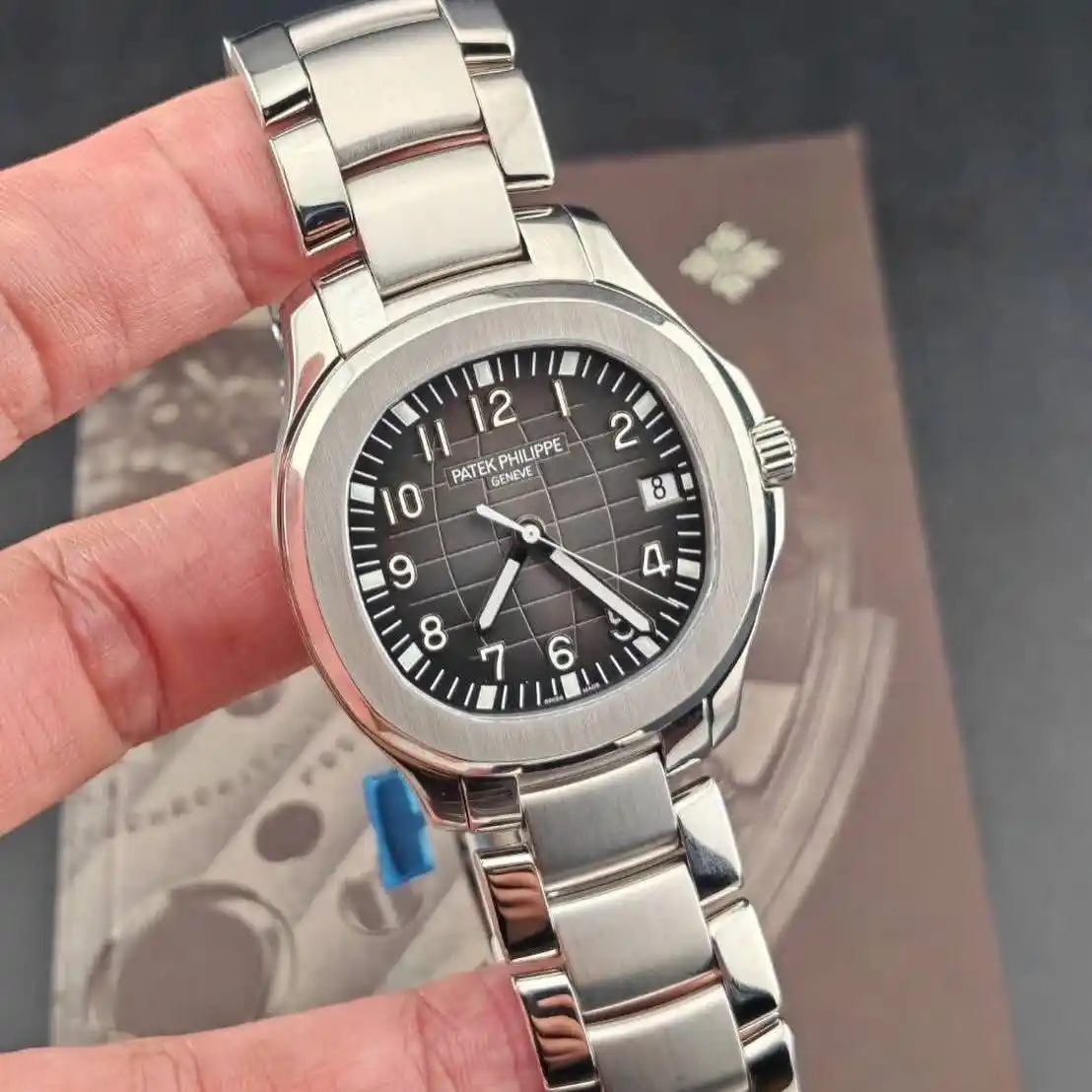 هل ساعة باتيك فيليب أفضل أم رولكس؟